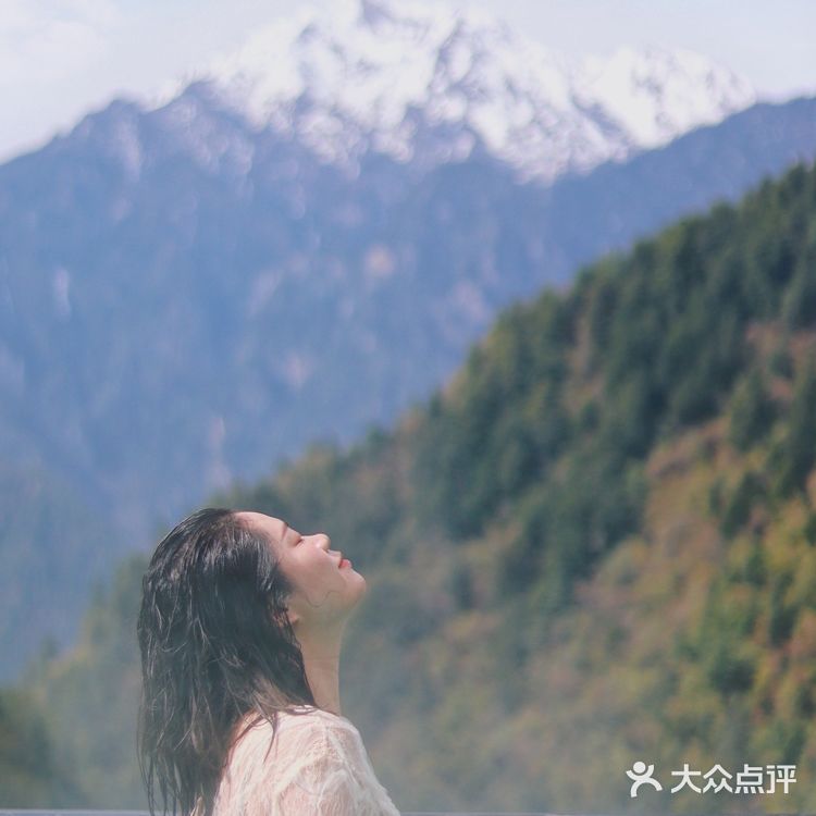 成都周边旅游攻略|2.5h车程去蓝天雪山下泡无边温泉♨️~