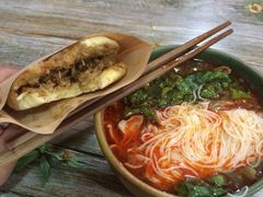 腊汁肉夹馍-火辣辣麻辣粉(桃园二巷店)