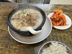 酸菜脊骨-砂锅酱骨