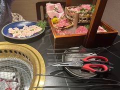 -山川小町·极番烧肉(新地假日广场店)