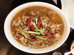 酸汤煮极品肥牛-柒园·三十年创意杭帮菜(龙湖滨江天街店)