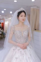 -台湾蔡美月婚纱租赁
