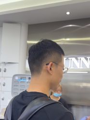 -首脑美发沙龙