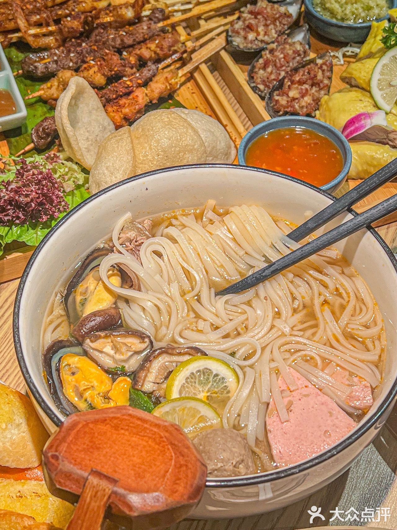 人均20r吃到撑!河粉的味道很正,汤头很鲜!