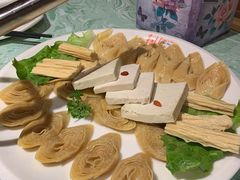 -浪里寻·臻牛养生牛肉火锅(方圆荟店)