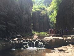-龙潭大峡谷