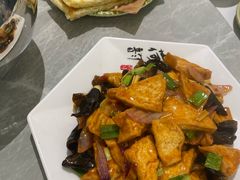 -何适山庄·团餐住宿(水长城P2停车场店)