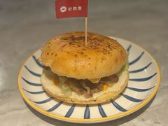 -必胜客(尹山湖歌林公园店)