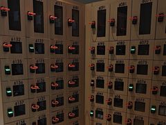 -涨巢·潮玩水疗局