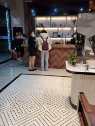 -PE SALON