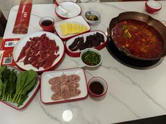 -毛辣果·贵州红酸汤牛肉火锅(西单店)