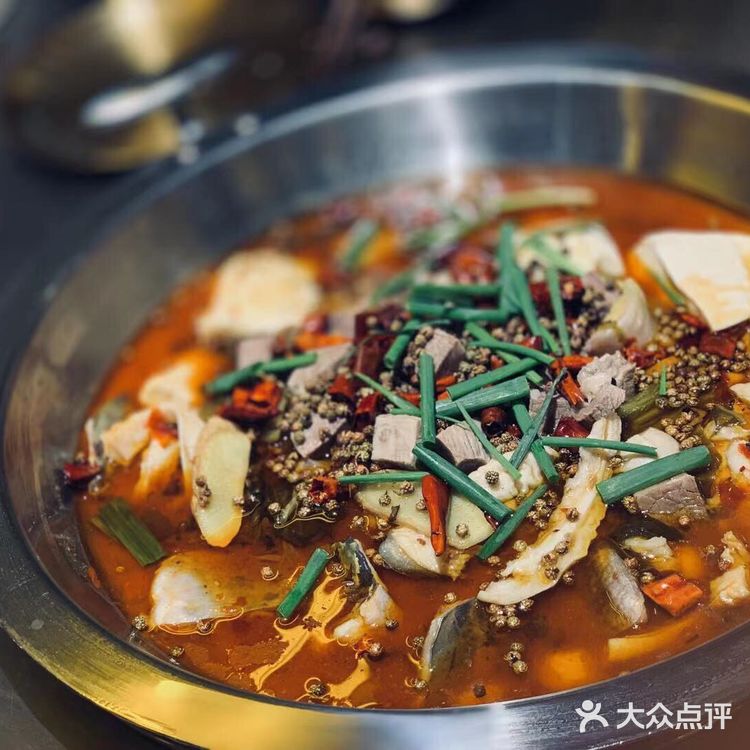 超梦幻🉐️鱼火锅店，不麻不立。