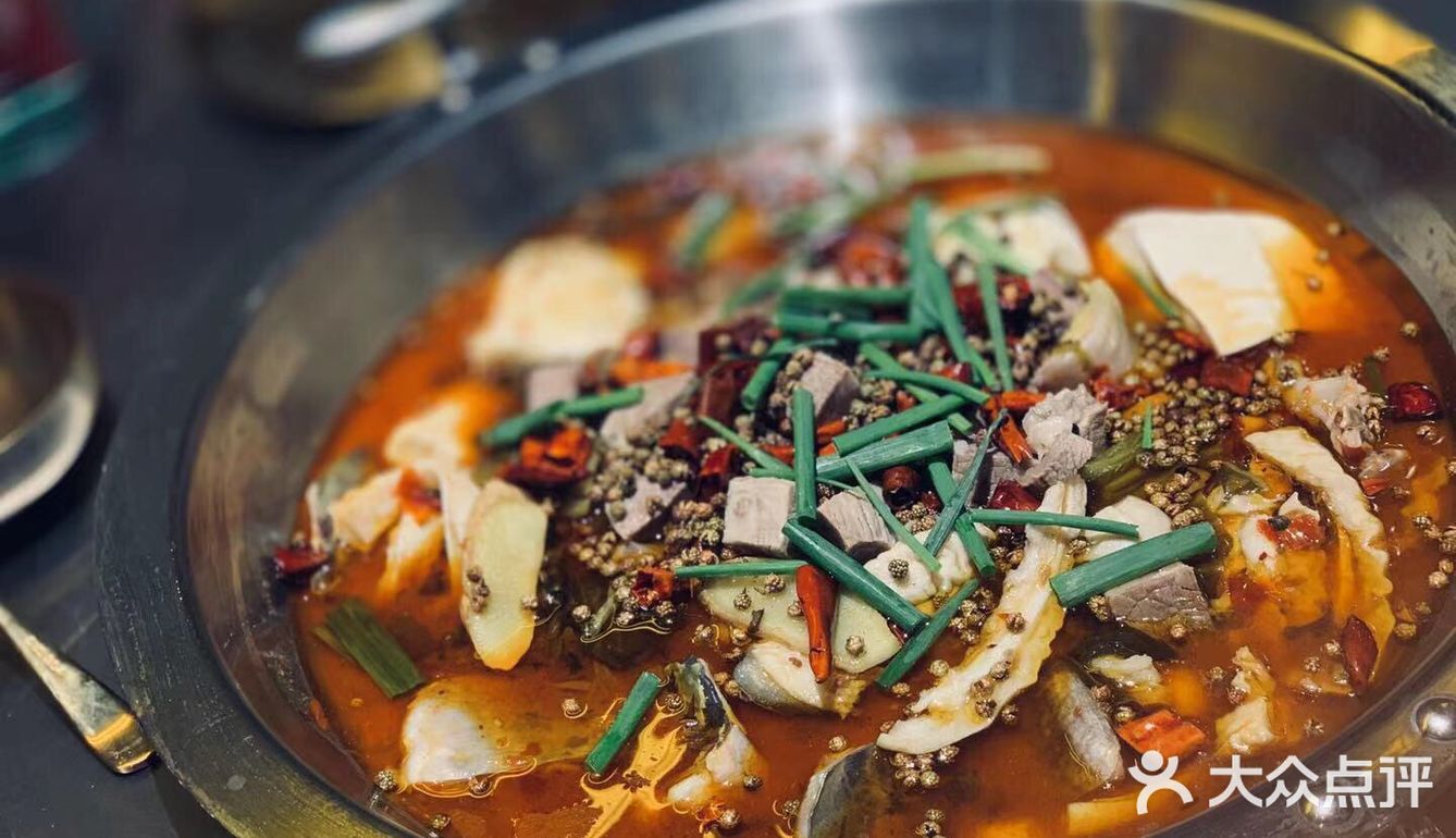 超梦幻🉐️鱼火锅店，不麻不立。