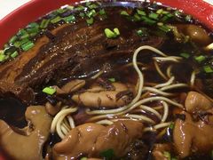 -小龙大肉面馆