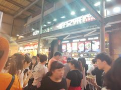 等位区-八一好吃街·高品美食广场