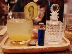 -FLOVIE FLORIST CAFE