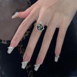 -爱空间美睫健康美甲