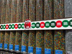 -m豆巧克力世界(上海世茂广场店)