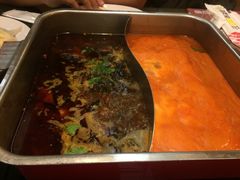 红汤和番茄-新辣道鱼火锅(摩尔城店)