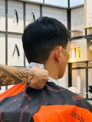 点击看大图 -Devilhands Barbershop男士理容店