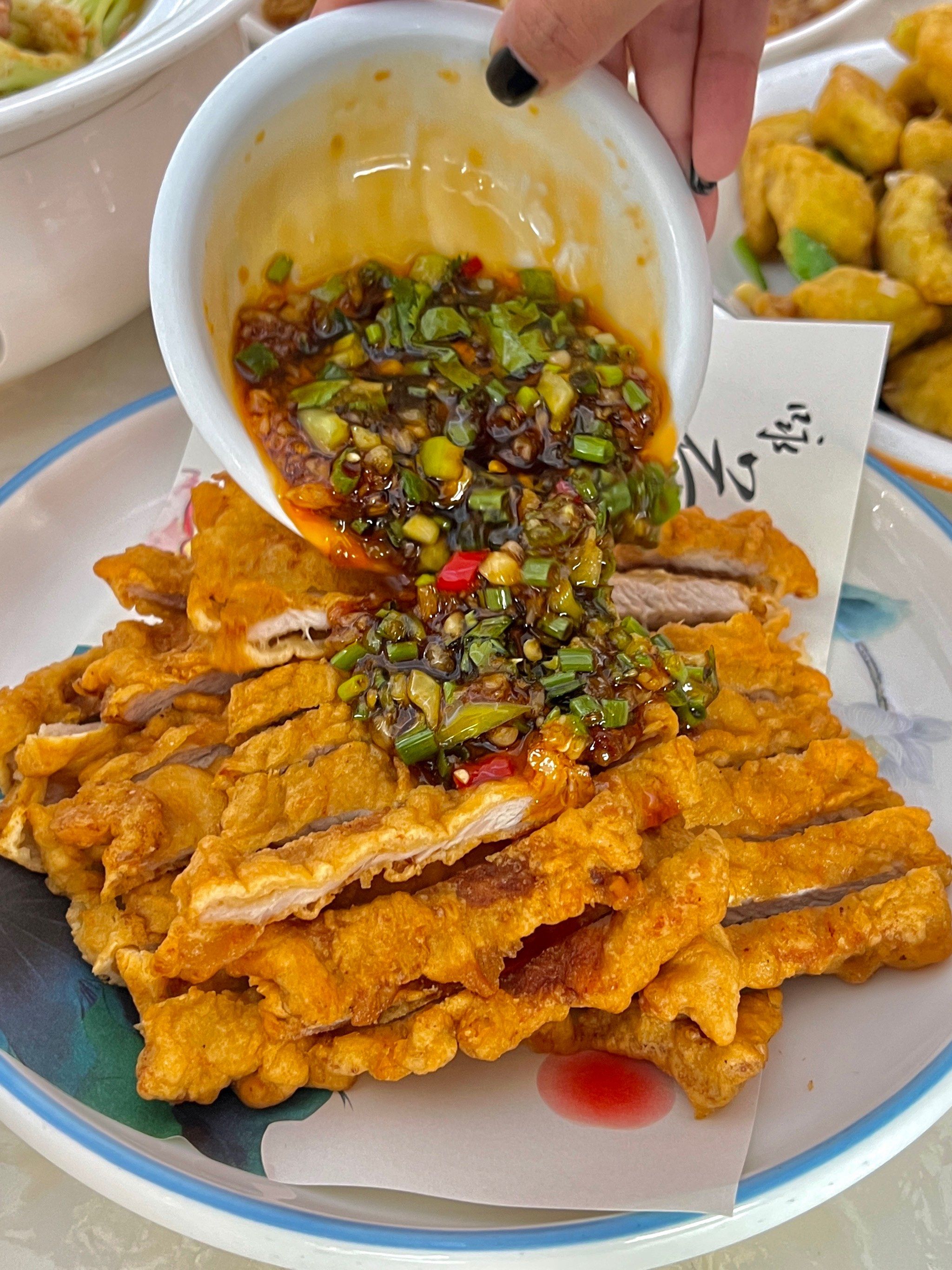 大连土著从小吃到大的老菜馆,是这座城市独有的味蕾记忆