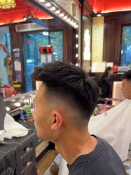 -东方先生国潮男士理发馆