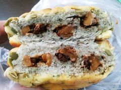 坚果黑芝麻包-LELECHA乐乐茶(上海五角场万达广场店)