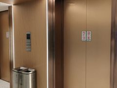 -百联又一城停车场