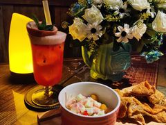 三文鱼沙拉配脆鱼皮-杂咖zacup(领展中心城店)
