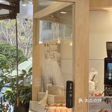 超大的三明治吃完都不用吃午饭了