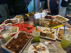 -东海岸人工湖美食村