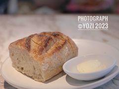-ROAST coffee & eatery