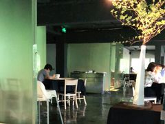 -穹六人间 people 6(岳阳路店)