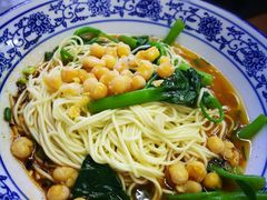 -渝之汇牛肉豌杂面