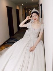 -莫小姐婚纱