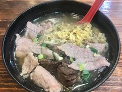 鲜牛肉牛腩加粗面-肥仔记 面家
