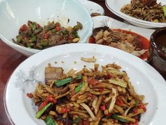 -湖南人家湘菜馆(镇江路店)