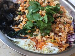 -喝丢一只鞋辣炒海鲜小烧烤(三八广场店)