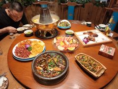 -老滇山寨•云南特色菜•地方菜•民族风情歌舞表演(金碧店)