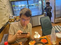 -天成·潮州牛肉脆肉鱼生蚝自助火锅