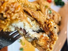 -Chom Cafe and Restaurant