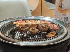 -围炉肉舍•炭烤活鳗•丹东海鲜烤肉(步行街店)