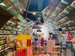 -钟书阁(珍园店)