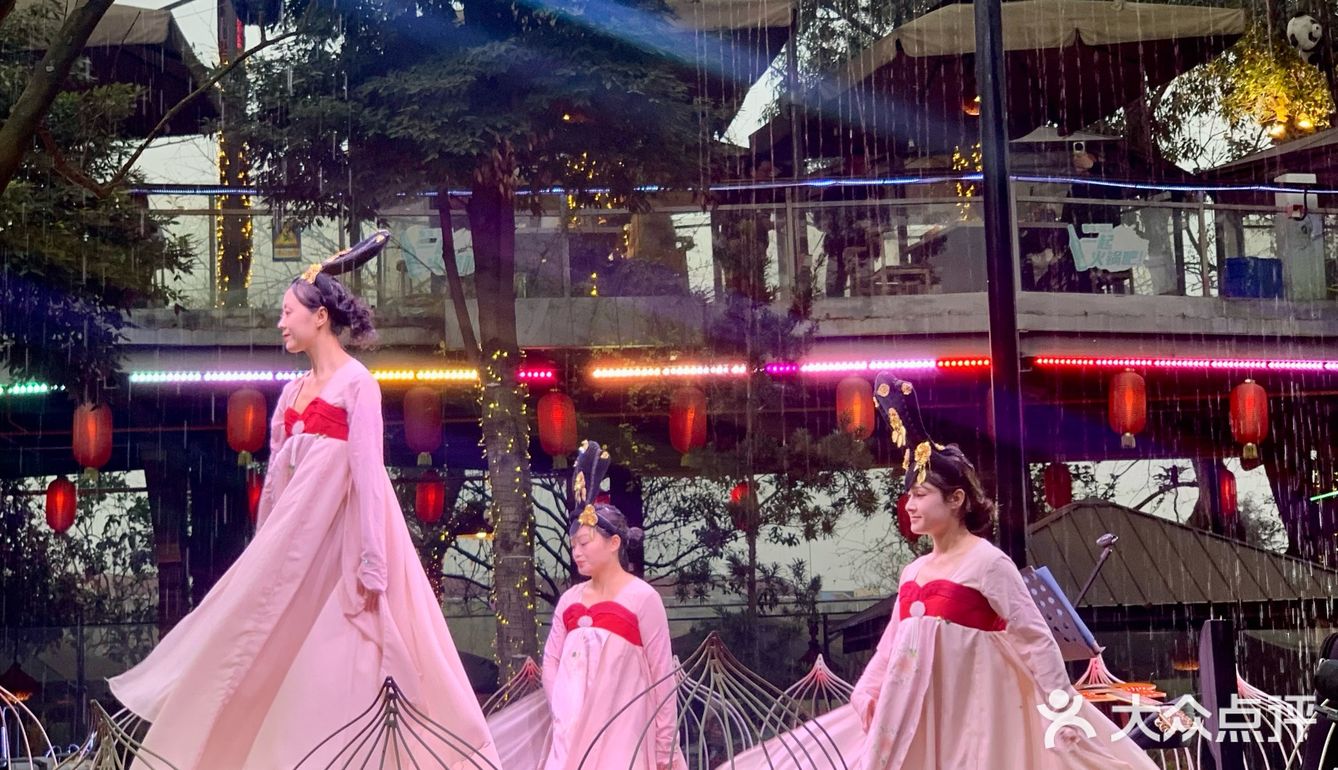 电子科大！湖光梦影茅歌水韵喊你吃火锅儿！