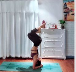 -闺蜜瑜伽·普拉提女性塑形馆