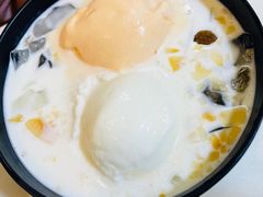 -志龙皇冠吃货椰子铺