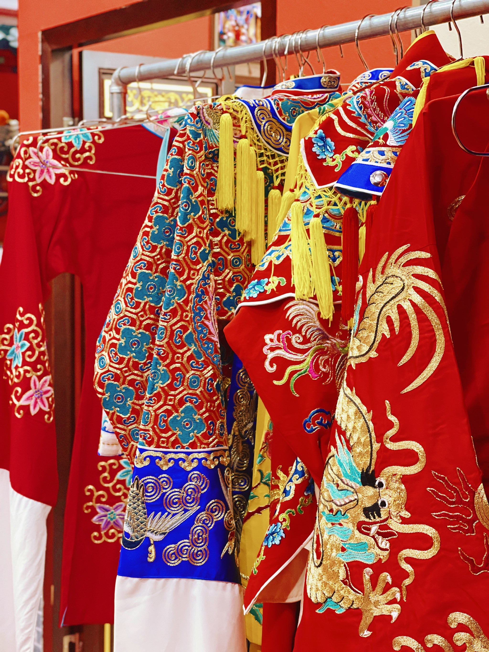 初探京剧魅力!《报灯名》燃起小戏迷热情