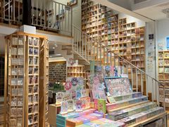 -猫的天空之城概念书店(苏州平江店)