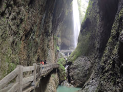 -龙水峡地缝景区
