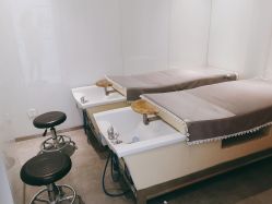 -LESSMORE科技头皮理容中心